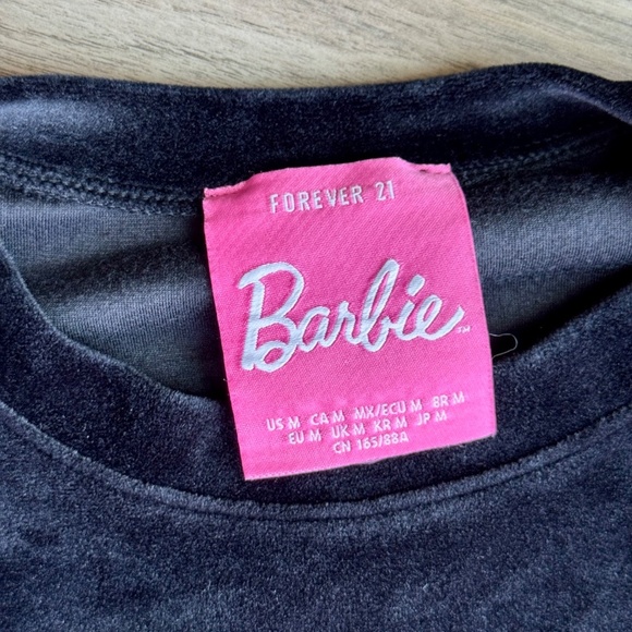 Barbie Black Velour Pullover Cropped Long Sleeve Drawstring Sweatshirt Top Sz M - Picture 4 of 11